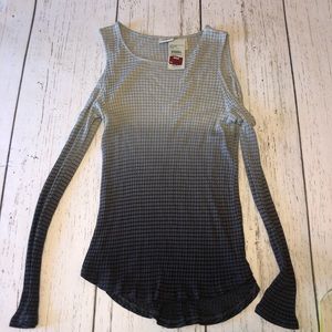 Long sleeve cold shoulder shirt